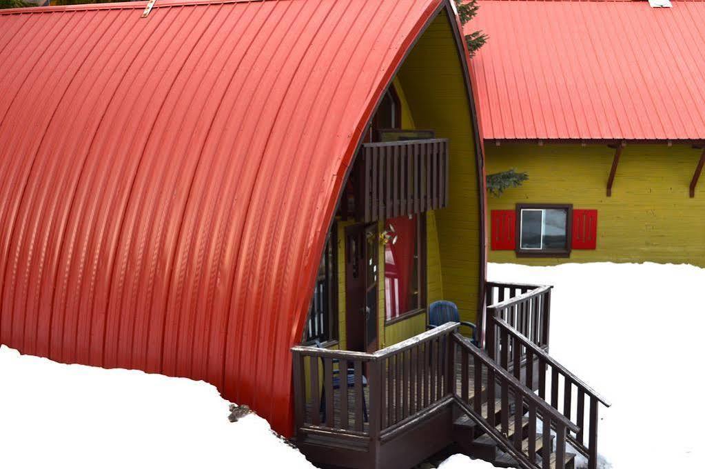 Red Shutter Inn Rossland Exterior foto